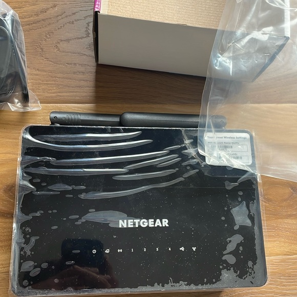 NETGEAR AC1200 Smart WiFi Router - Picture 3 of 6